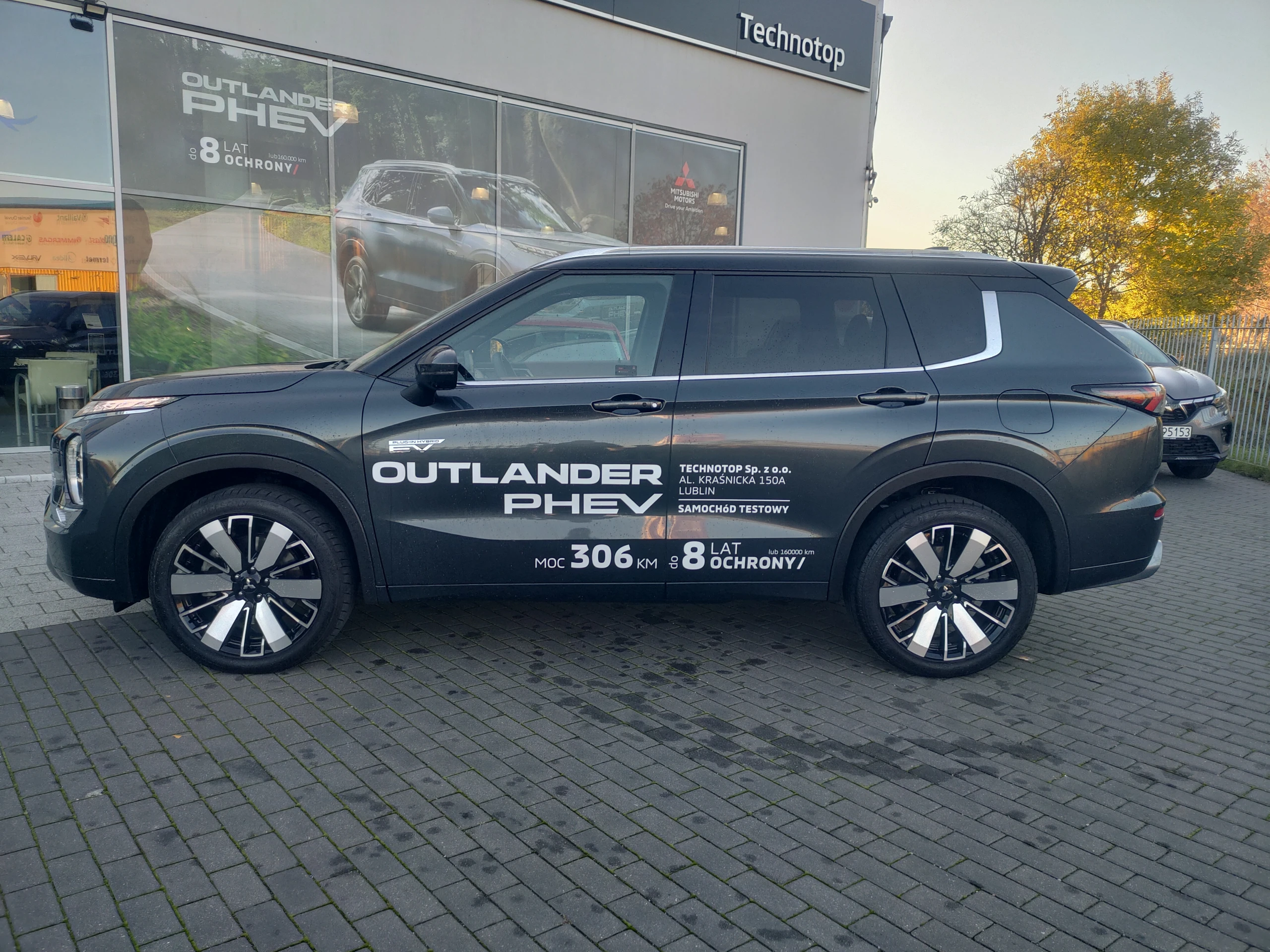 Outlander PHEV - Zdjęcie 2
